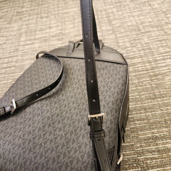 Michael Kors Jaycee Logo Backpack Black - Picture 6 of 9